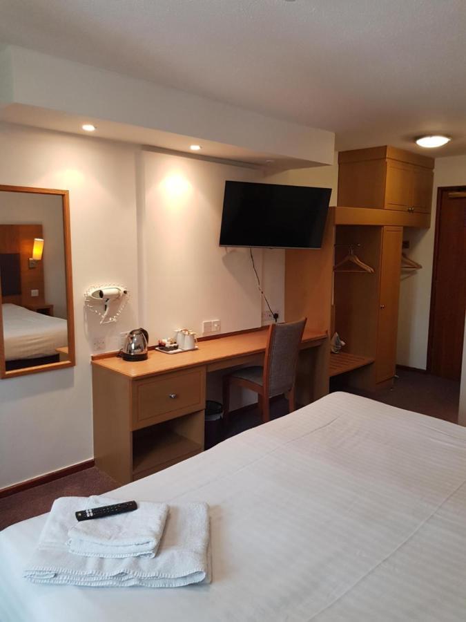 V Lodge Manchester Мидлтон Экстерьер фото