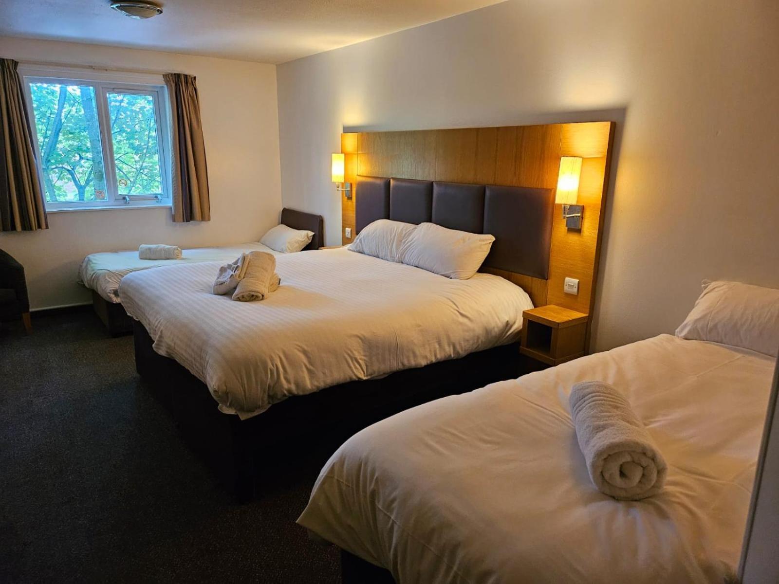 V Lodge Manchester Мидлтон Экстерьер фото