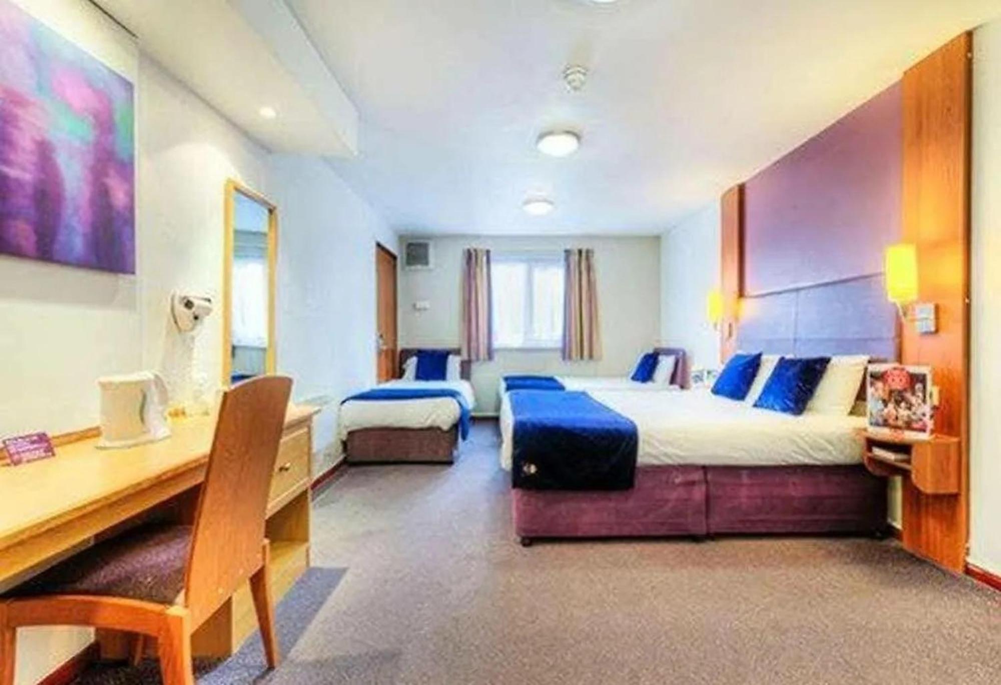 V Lodge Manchester Мидлтон Экстерьер фото